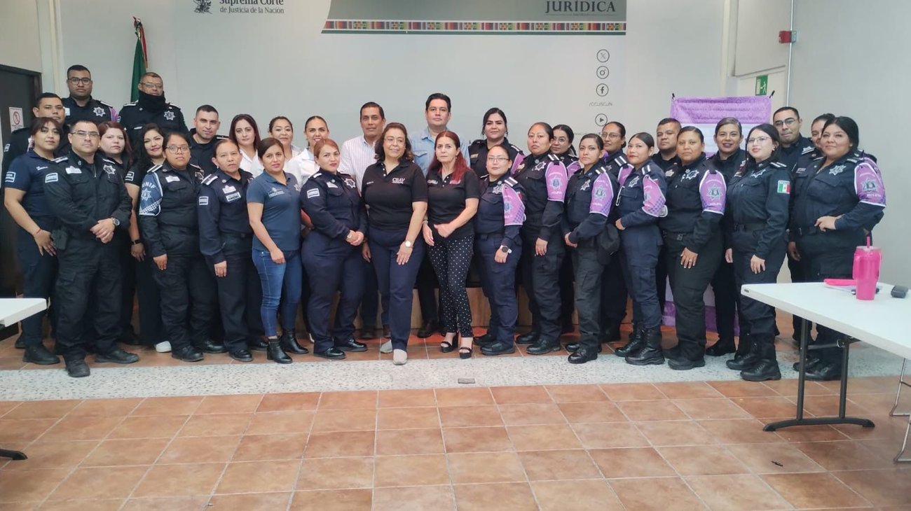Capacitan a operadoras de la Línea Violeta en Coahuila
