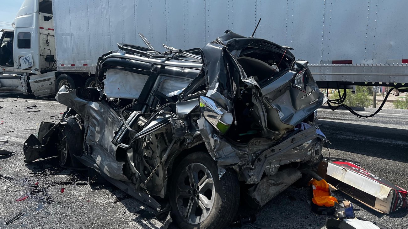 Familia regia sobrevive a brutal choque en la Monterrey-Saltillo
