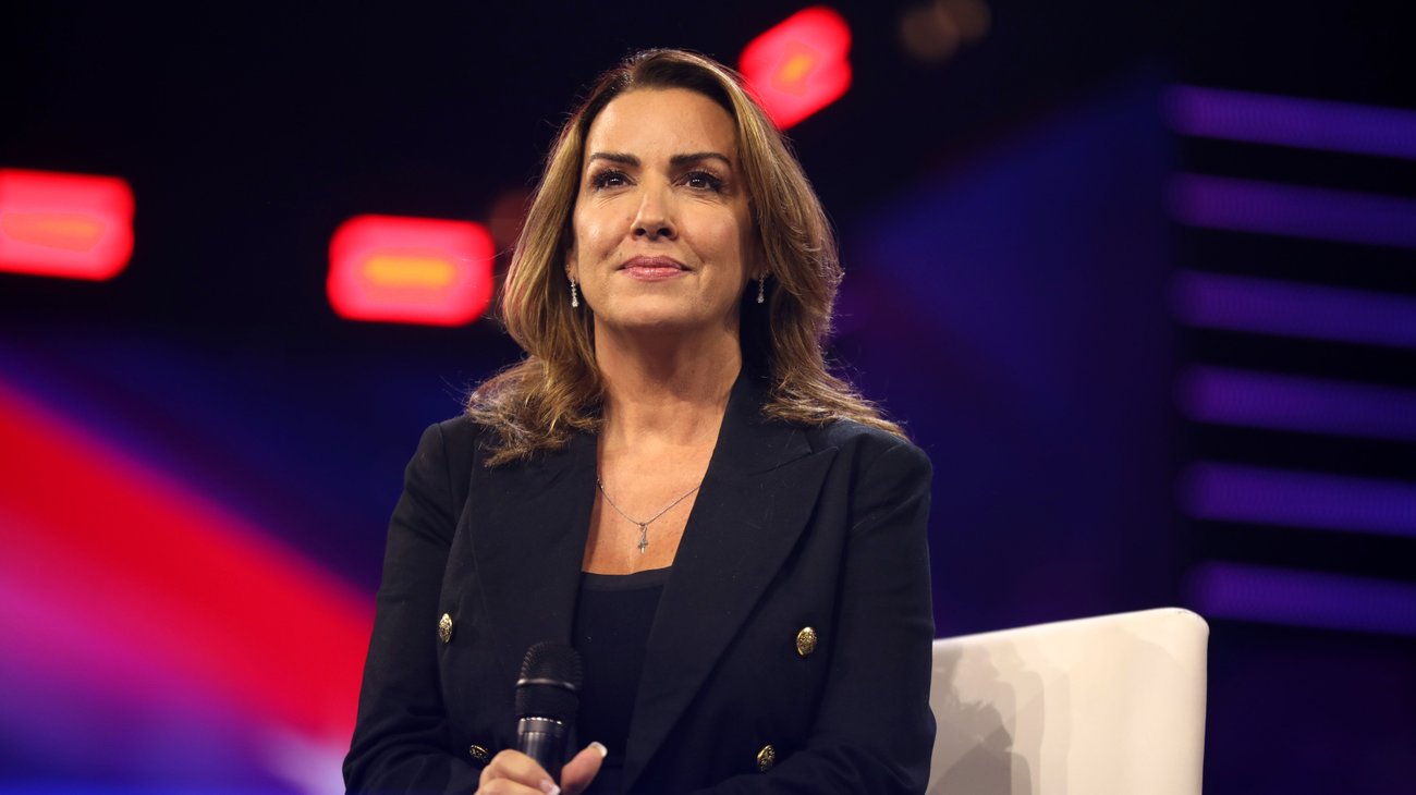 Sara Carter cancela visita a México en medio de tensión bilateral