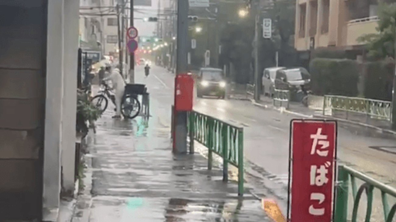 Tifón Dujuan deja dos muertos y lluvias récord en Japón