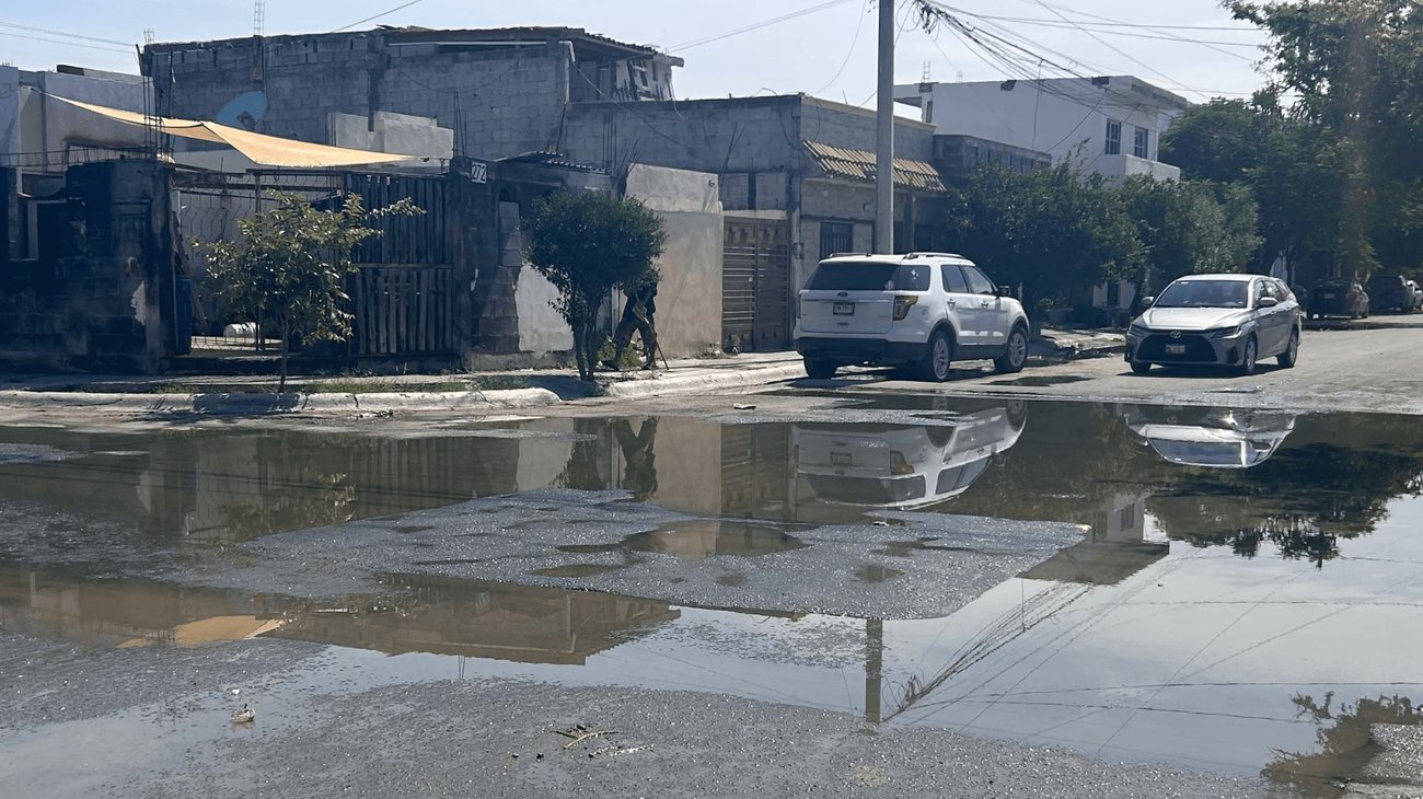 Fuertes olores a drenaje afectan a vecinos de Escobedo