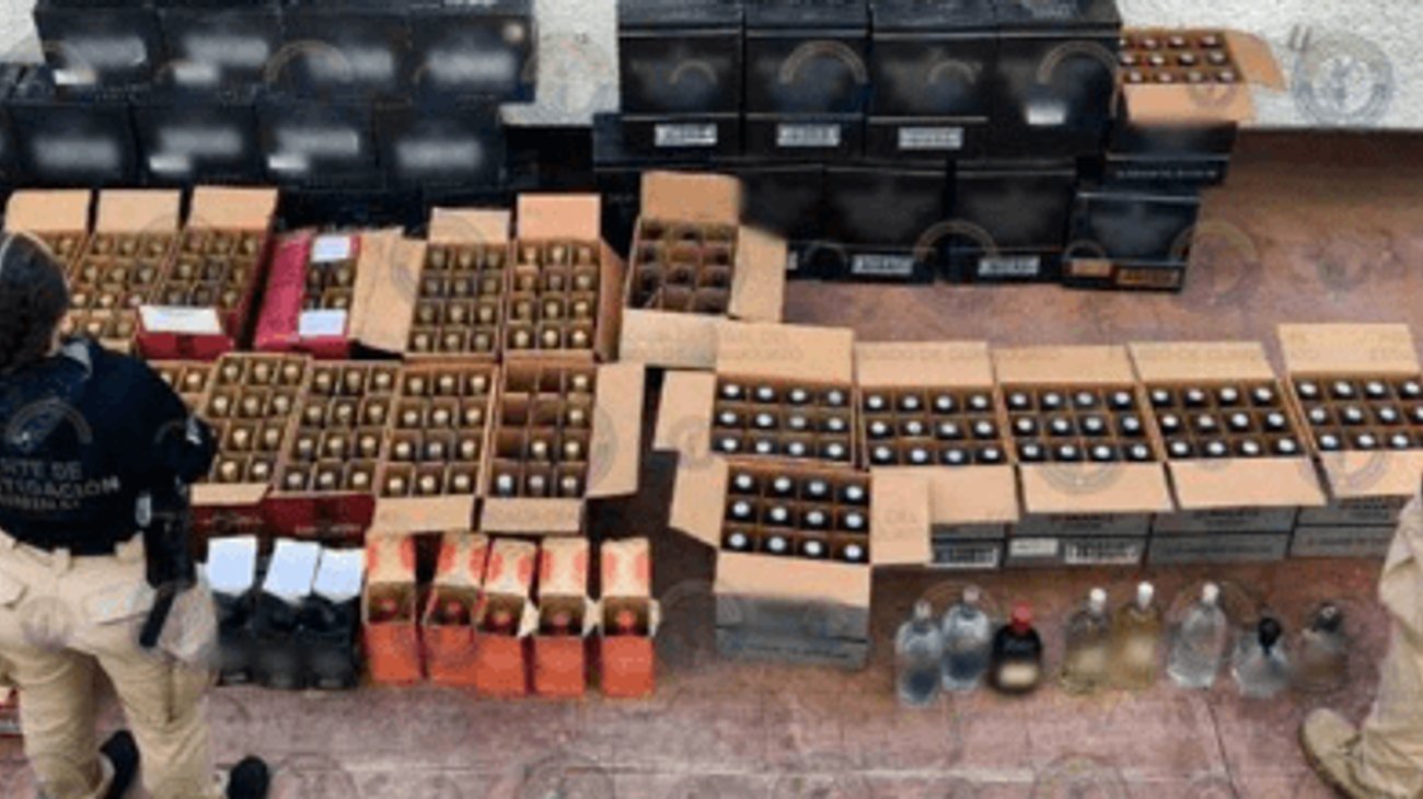Aseguran 531 botellas de alcohol adulterado en Guanajuato