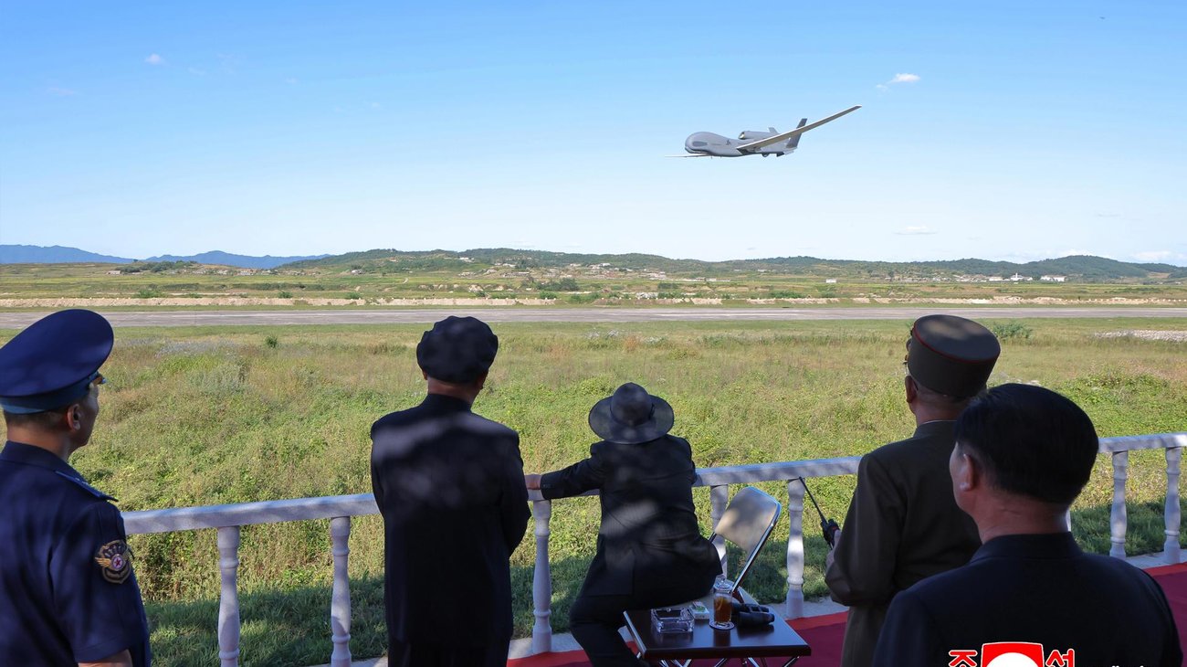 Kim Jong-un supervisa drones suicida y apuesta a la IA