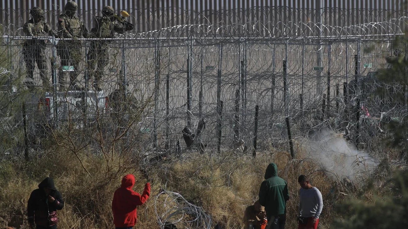 Agentes americanos disparan a migrantes del lado mexicano