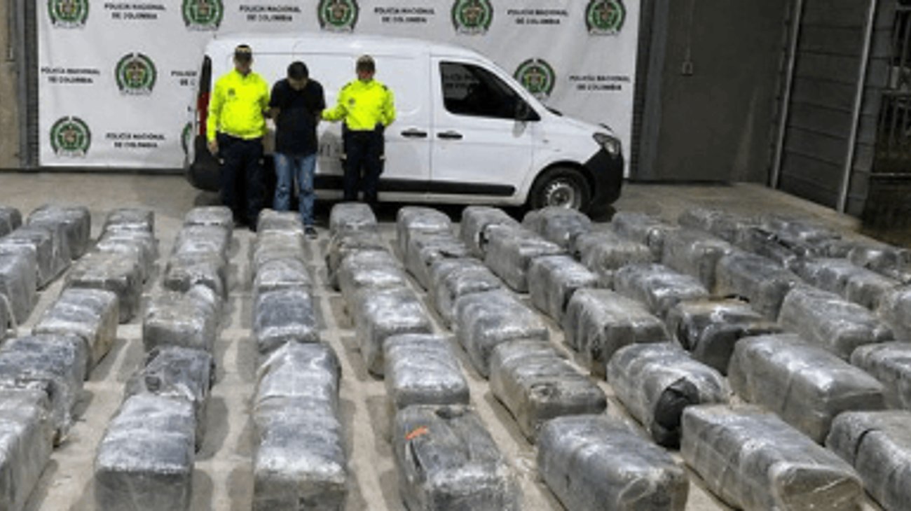 Ecuador incauta 1.3 toneladas de marihuana cerca de Colombia