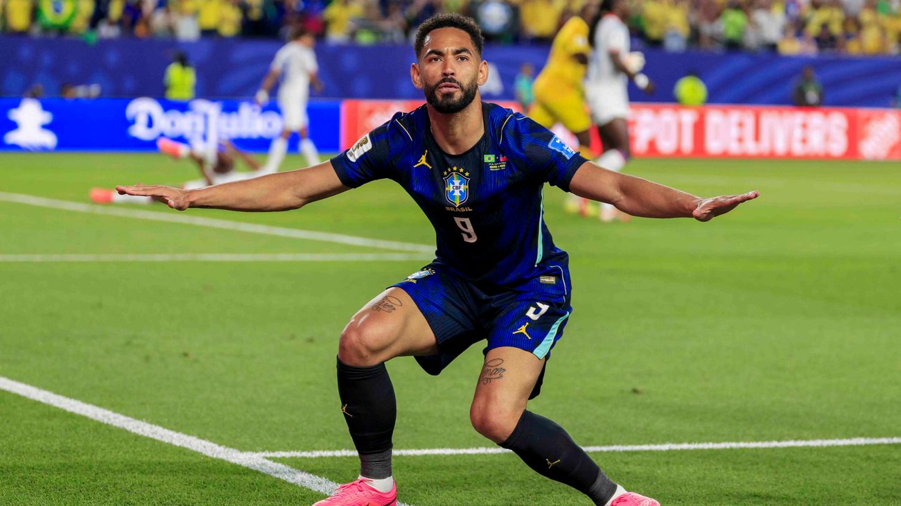 Brasil golea a Haití, pero no convence a su afición