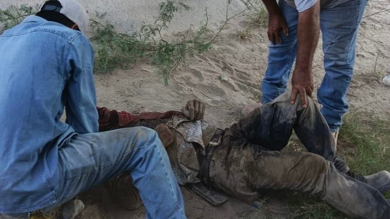 Motociclista cae a arroyo y resulta grave en Ramos Arizpe