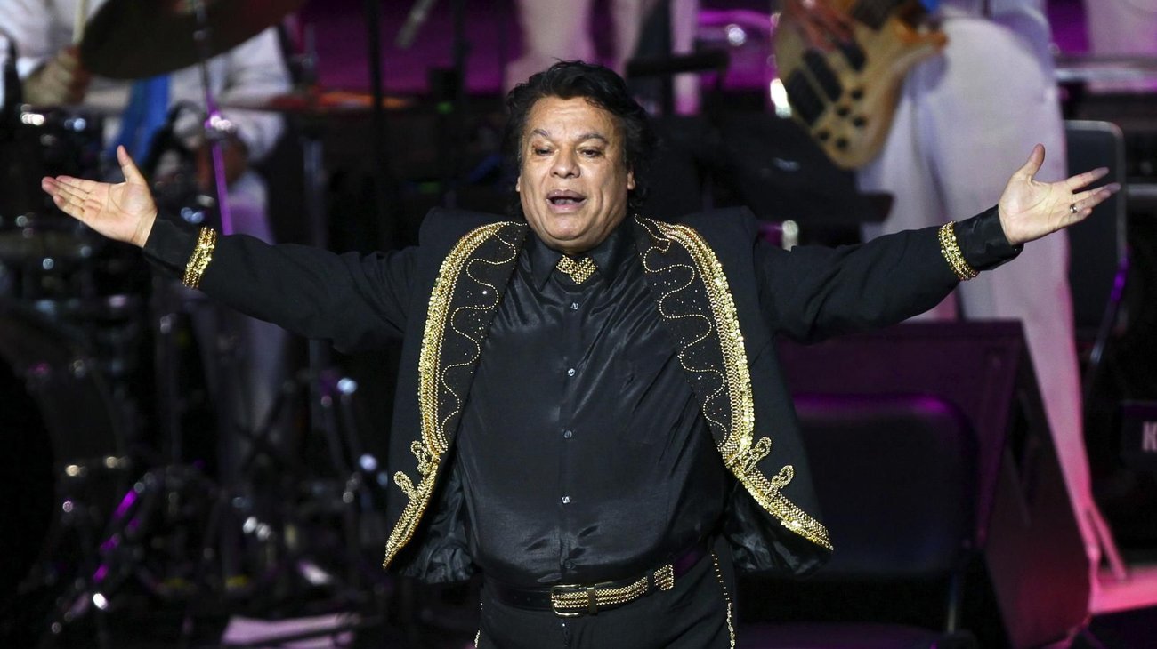 Homenaje a Juan Gabriel reúne a fans en Ciudad Juárez