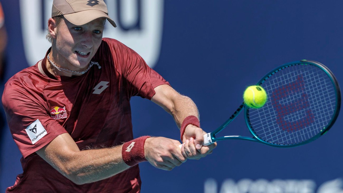 Landaluce firma remontada épica y avanza a cuartos en Miami