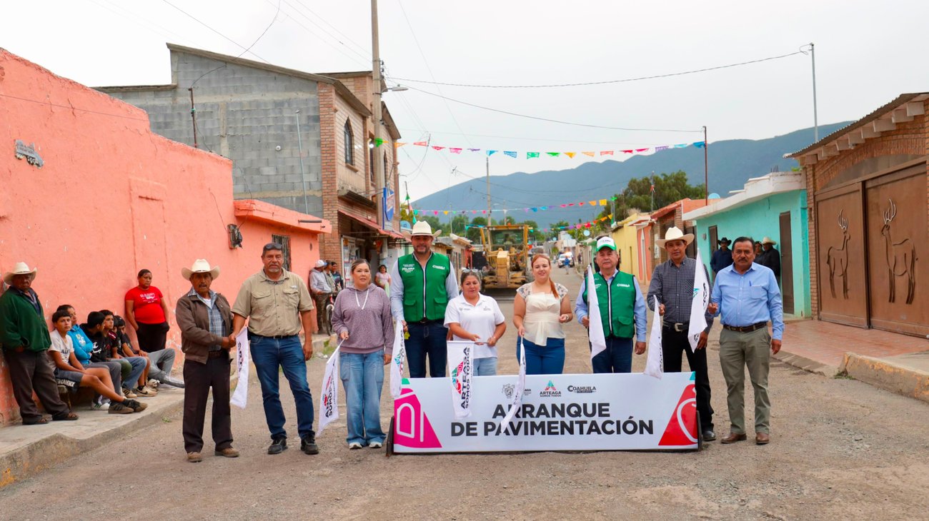 Arteaga rehabilita calles de Huachichil con inversión de $2.2 mdp