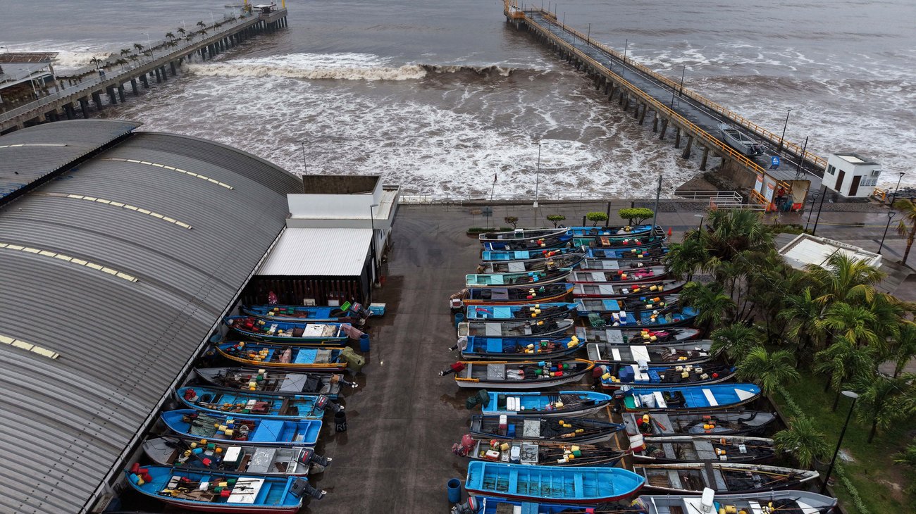 Tormenta Cristina provoca inundaciones en El Salvador