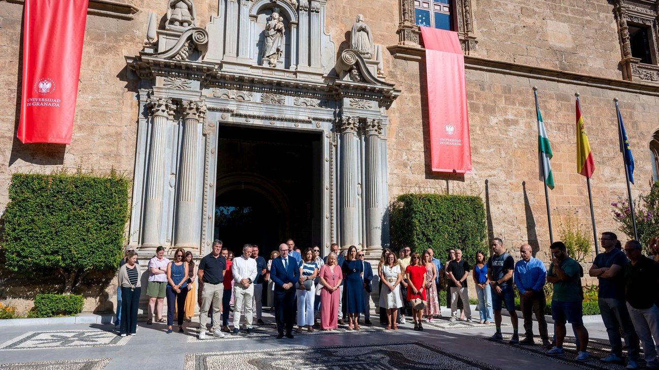 España guarda silencio por estudiante asesinada en México