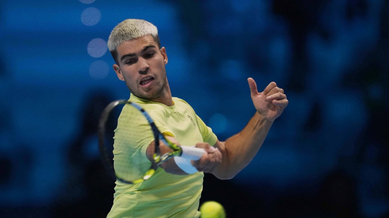 Alcaraz debuta con triunfo en las Finales ATP de Turín