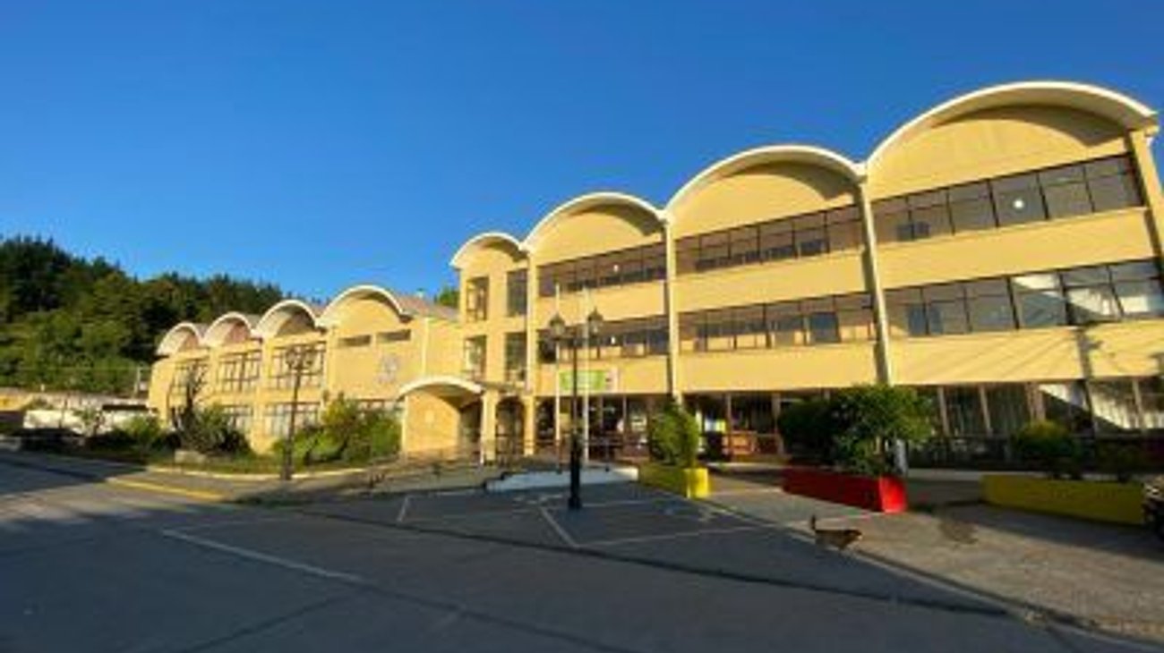 Violenta riña escolar en Chile deja siete docentes lesionados