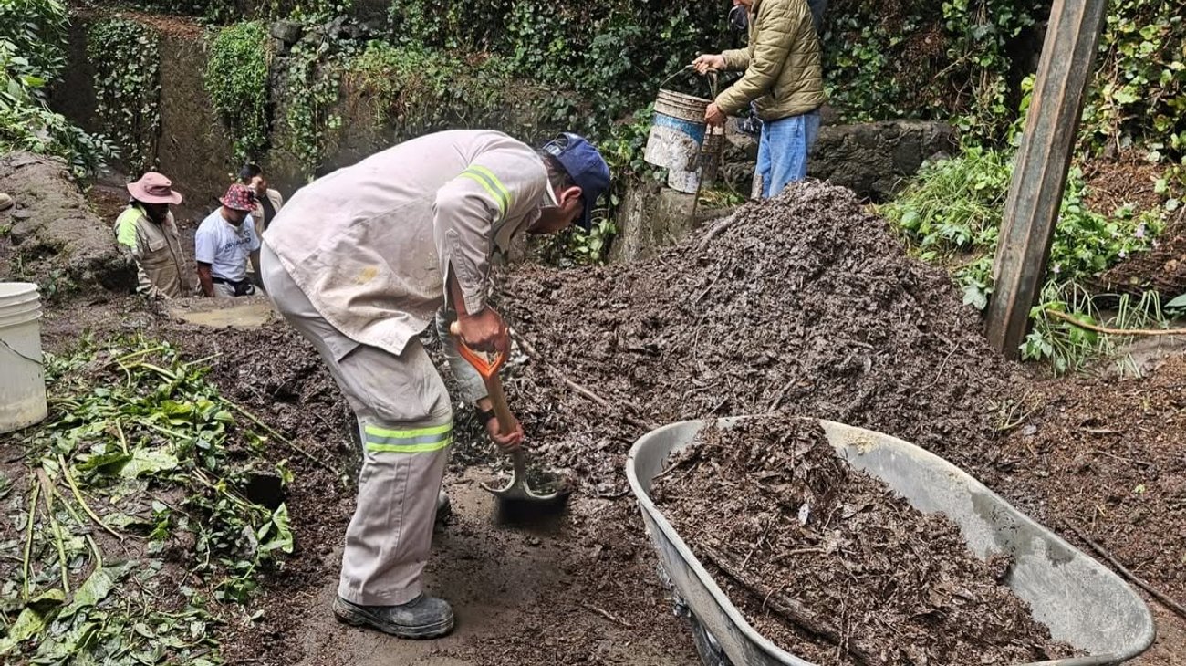 Retiran toneladas de residuos tras histórica granizada en CDMX