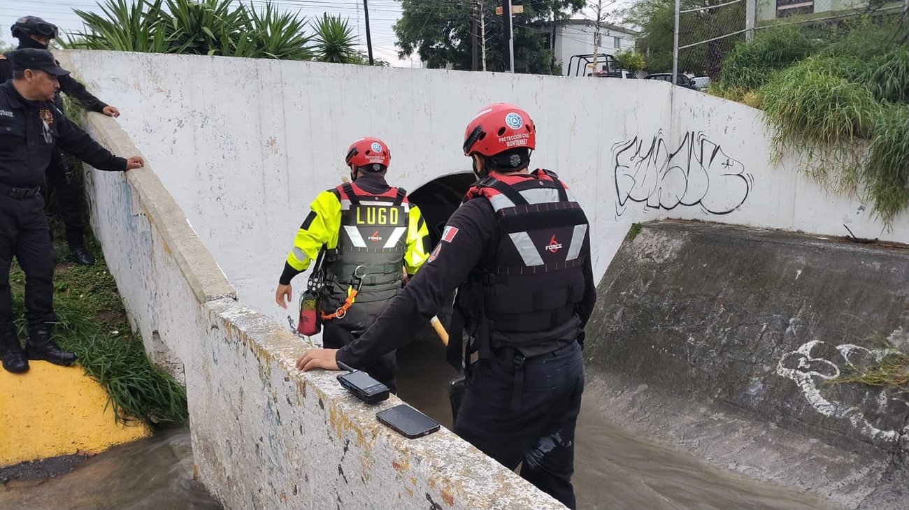 Busca PC a adolescente que fue arrastrado por arroyo