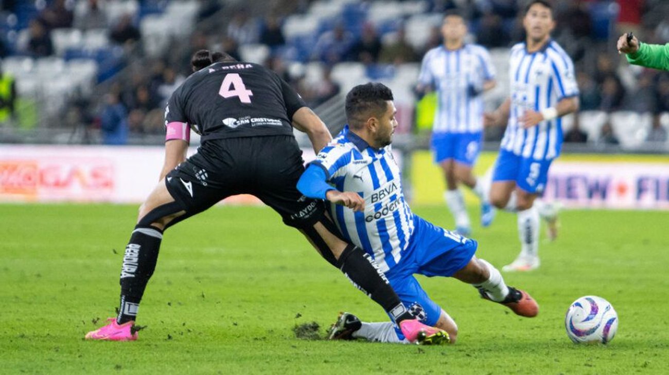 'Tano' Ortiz sacará a 'Tecatito' de la titularidad