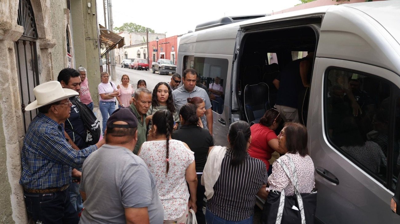 Acompañan cirugías de cataratas para adultos mayores en Parras