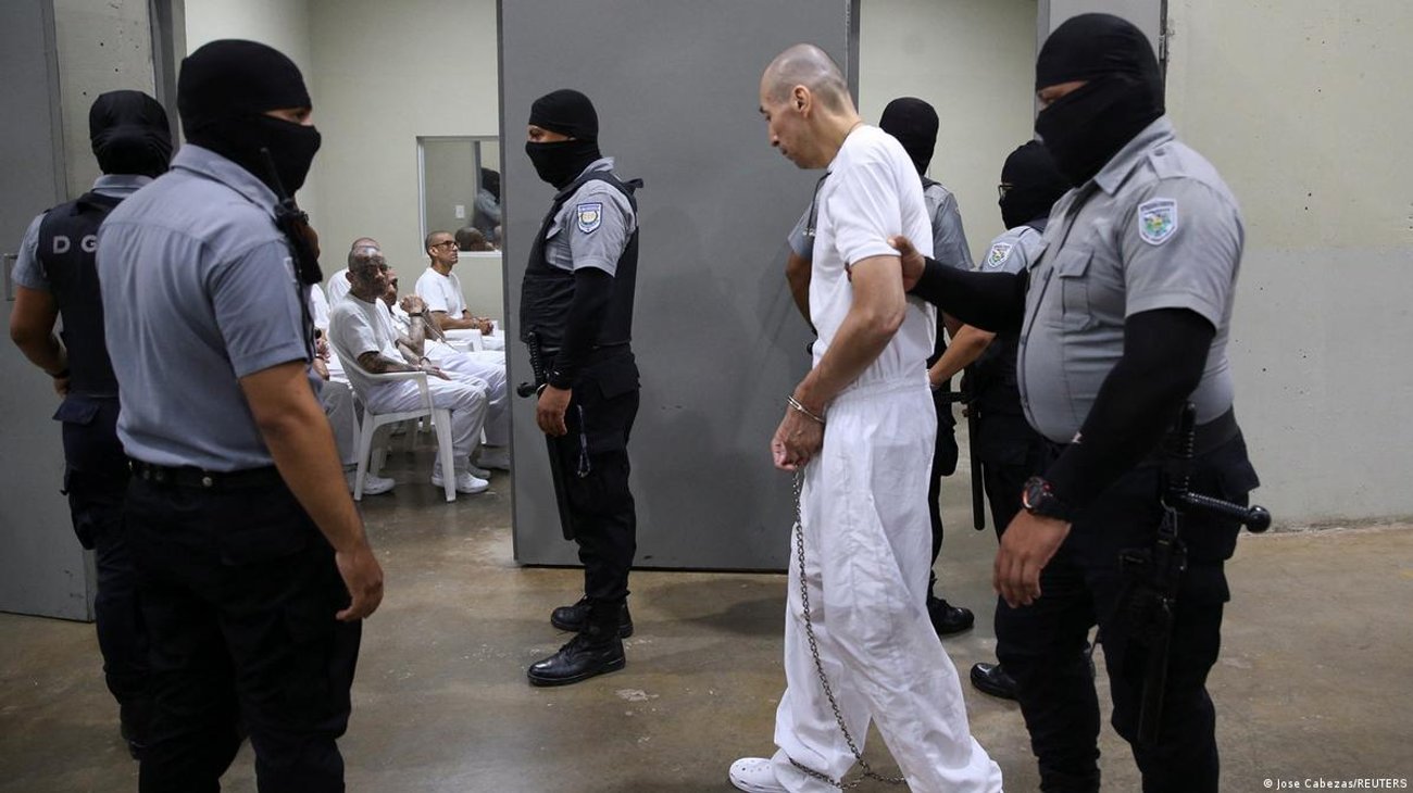 El Salvador dicta su primera condena de cadena perpetua
