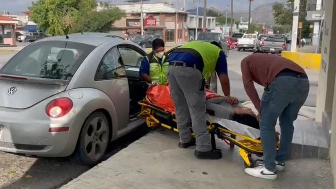 Padre asiste en parto de su hija durante tráfico matutino