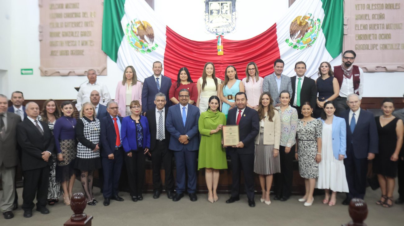 Rinden homenaje a la Universidad Tecnológica de Coahuila