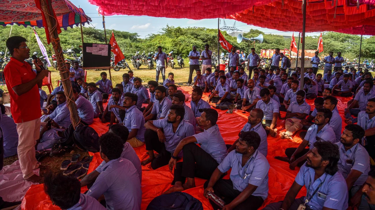 Detienen a miles de empleados de Samsung tras huelga