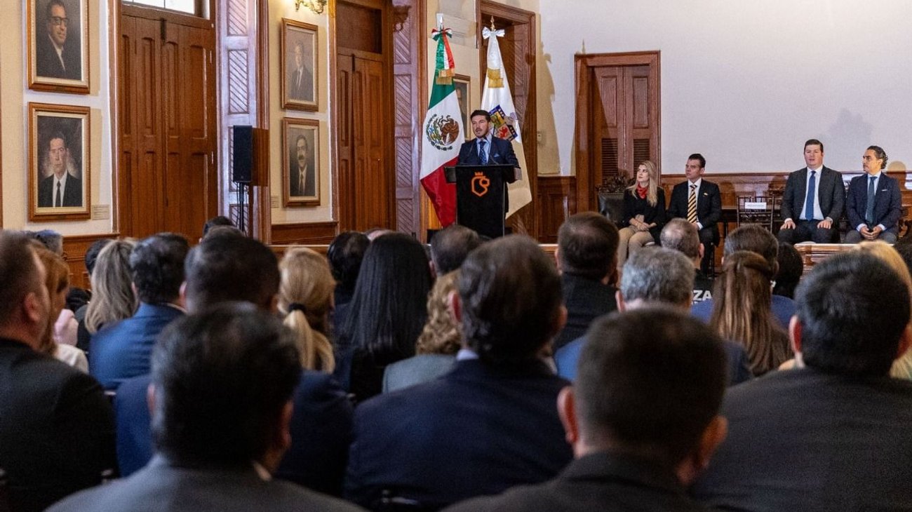 Conmemoran 3° aniversario de promulgación de nueva Constitución