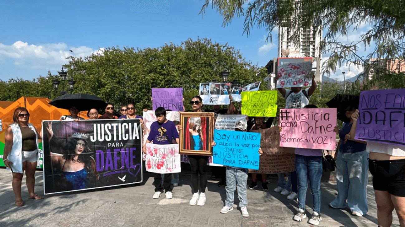Realizan marcha pacífica en Monterrey por Caso Dafne