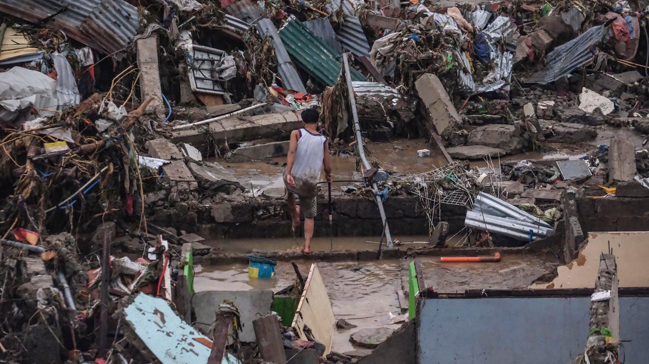 Al menos 52 fallecidos por tifón Kalmaegi en Filipinas