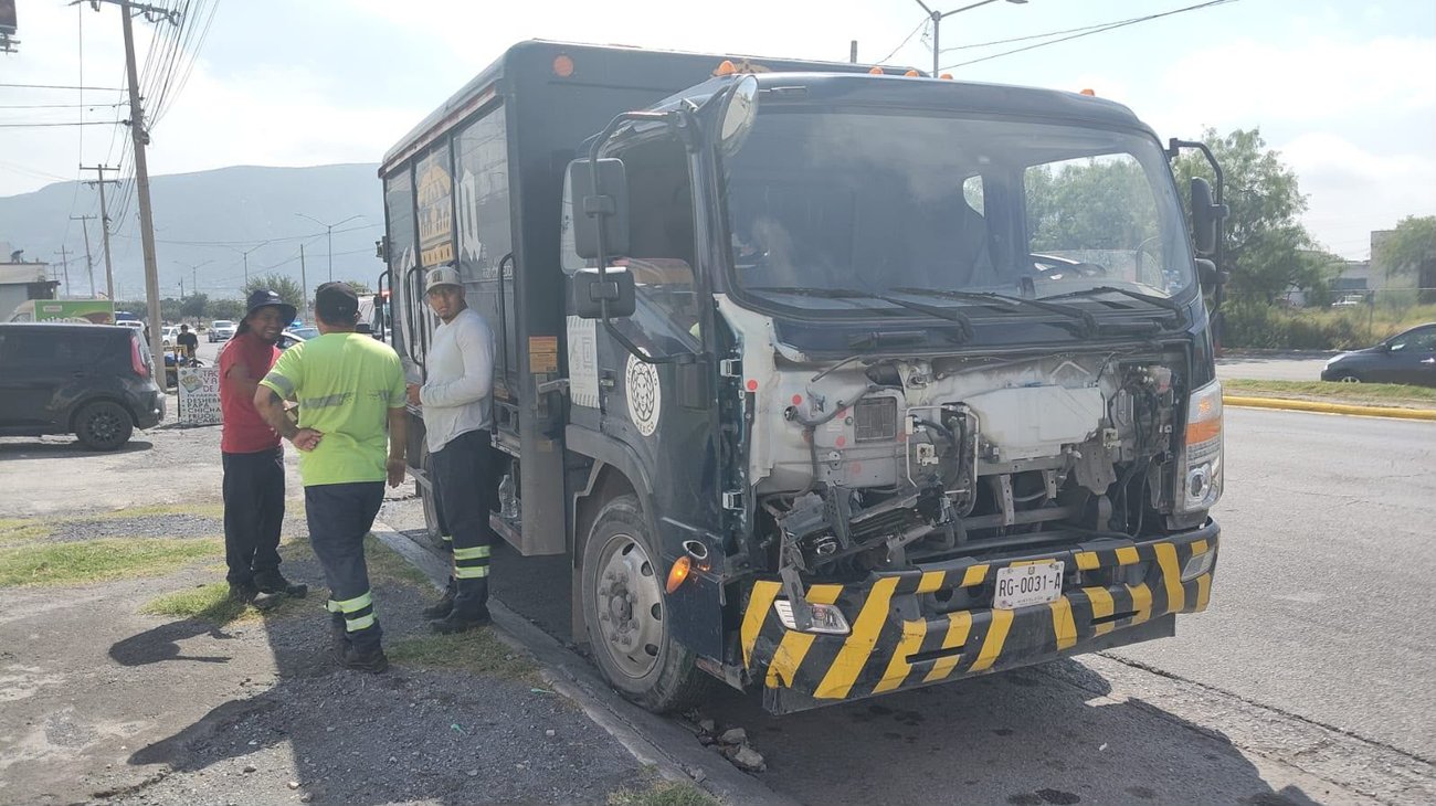 Motociclista resulta lesionado tras choque con camión de carga