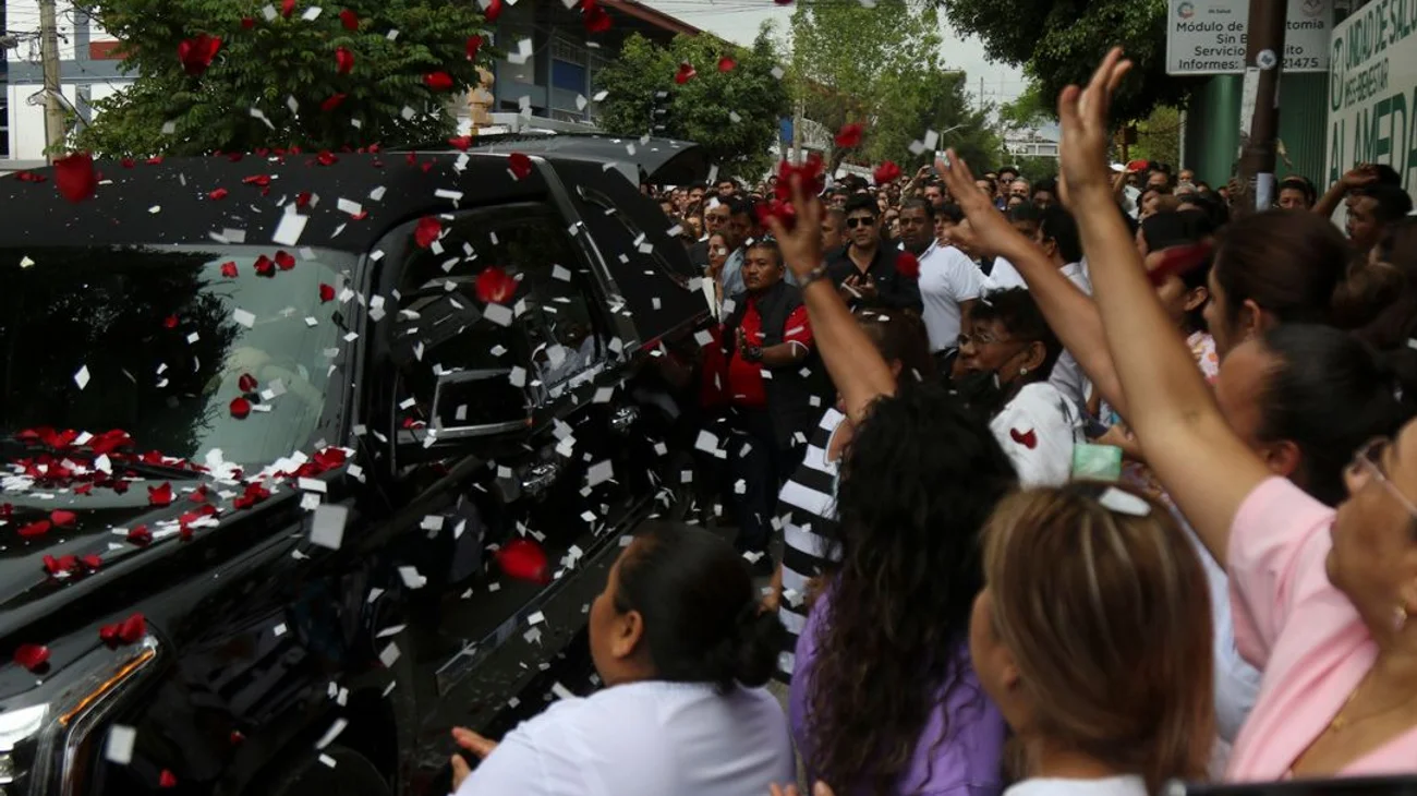 Realizan funeral de alcalde asesinado en Chilpancingo