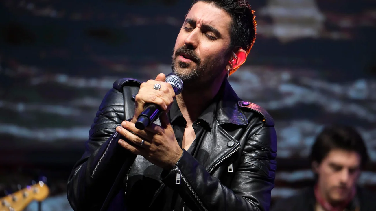 Álex Ubago celebrará 25 años de su primer disco con una gira