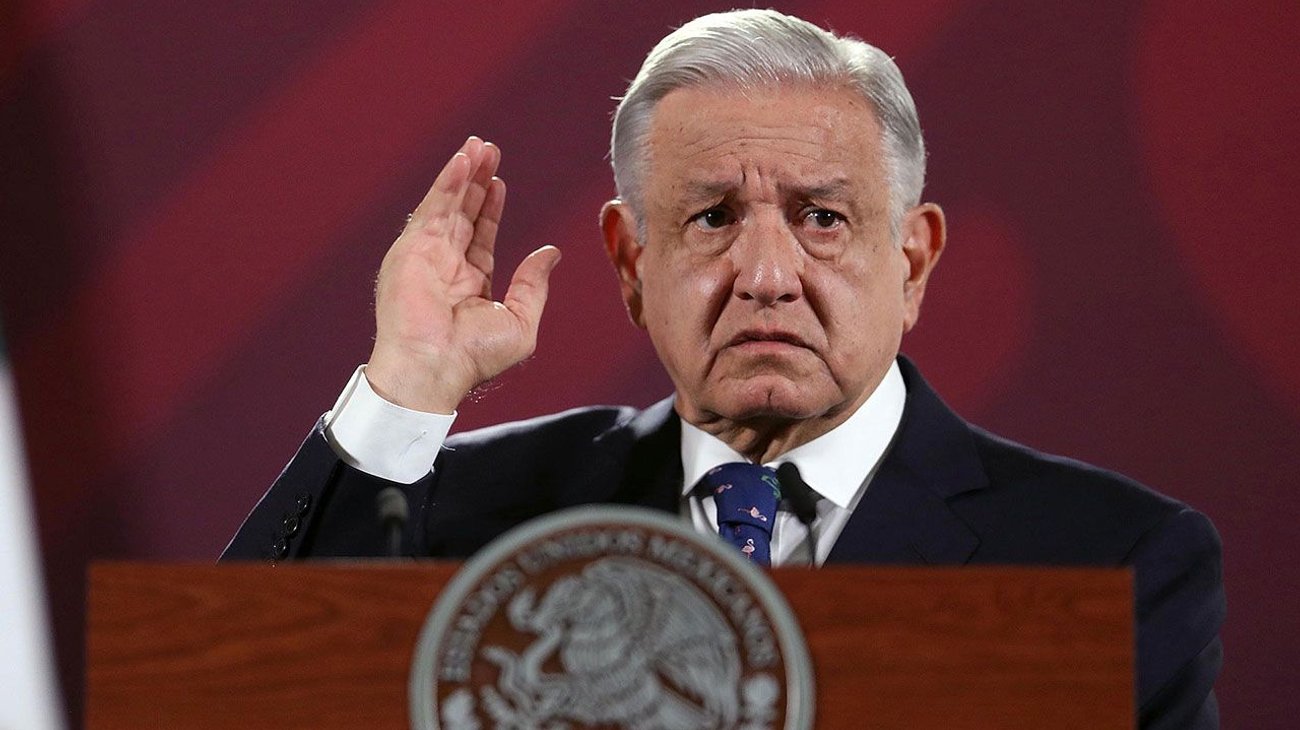 AMLO admite tener diferencias con familias de Ayotzinapa