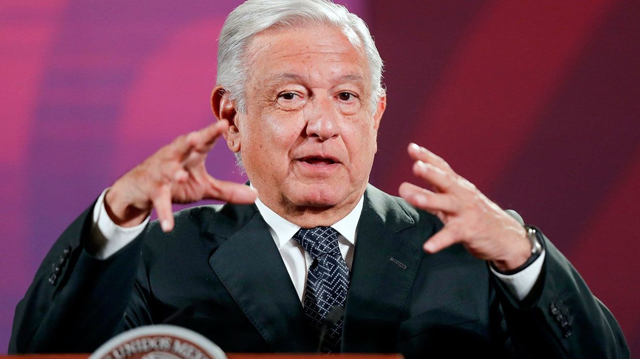 AMLO defiende que el Ejército sí coopera en caso Ayotzinapa