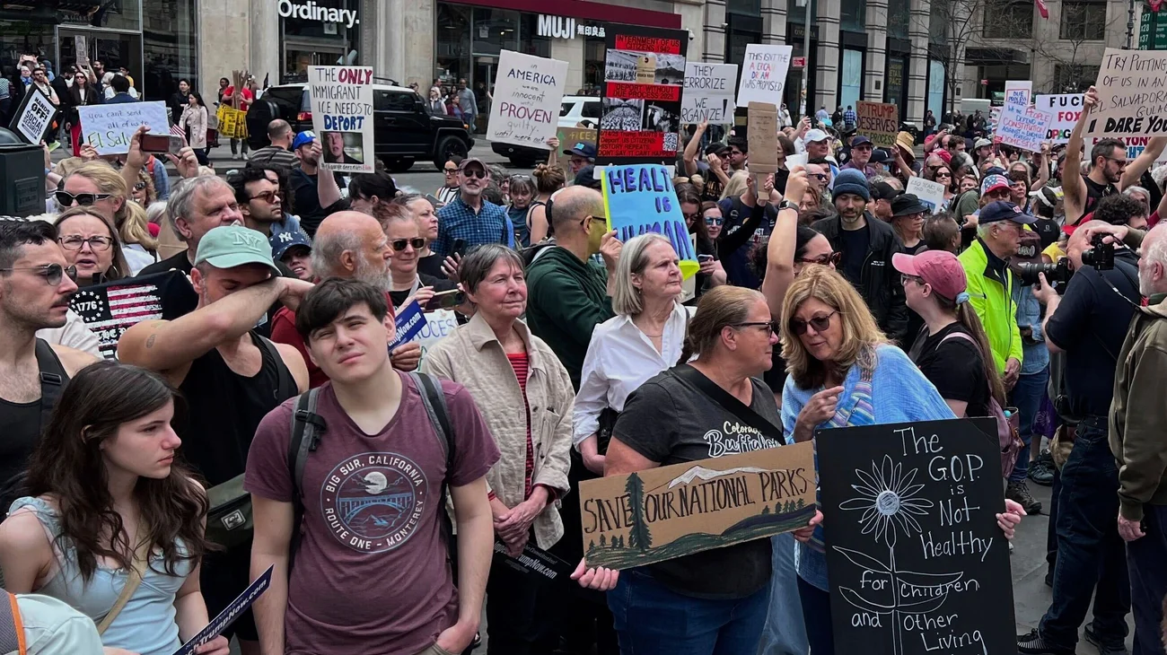 AP_25109778490399_59b29744fe