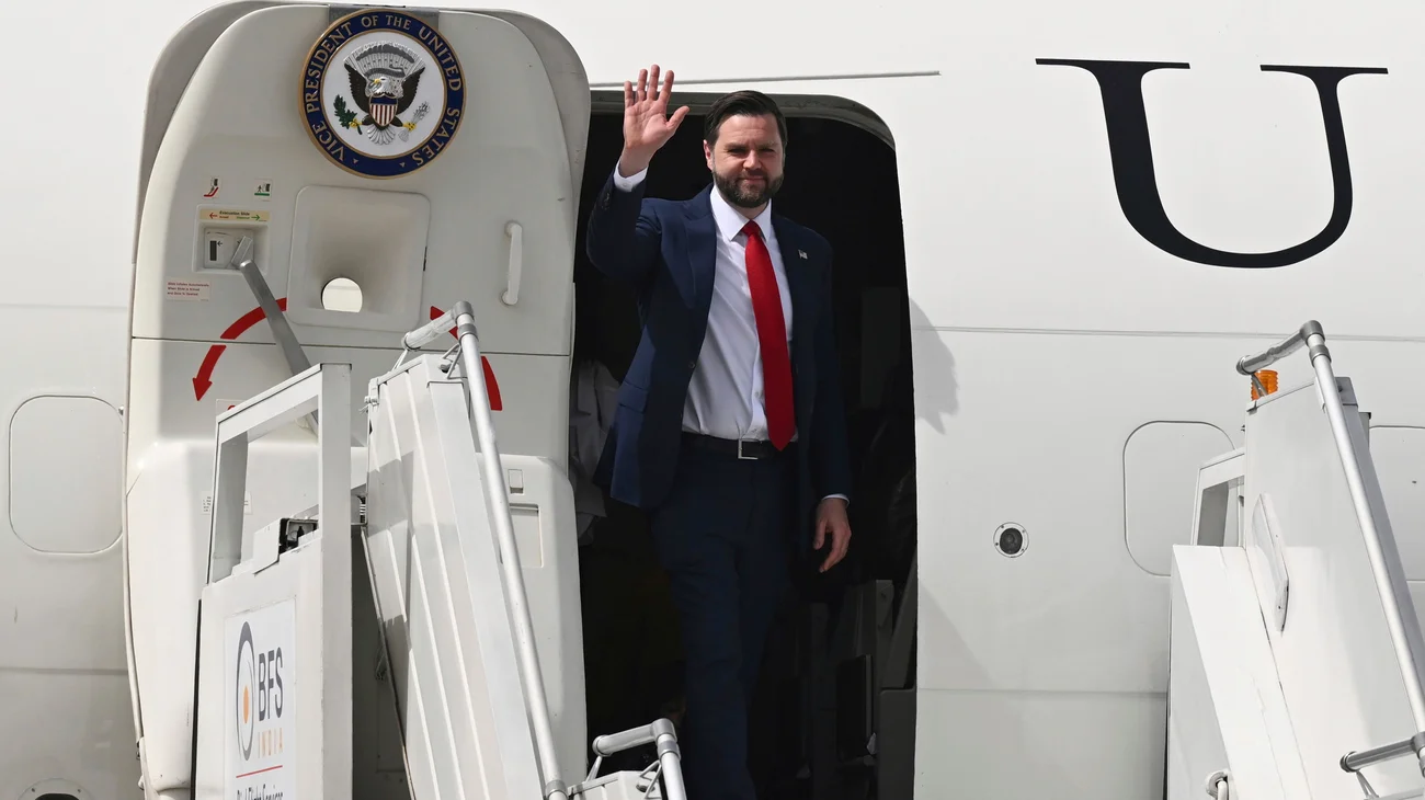 AP_25111232825221_af8f517662