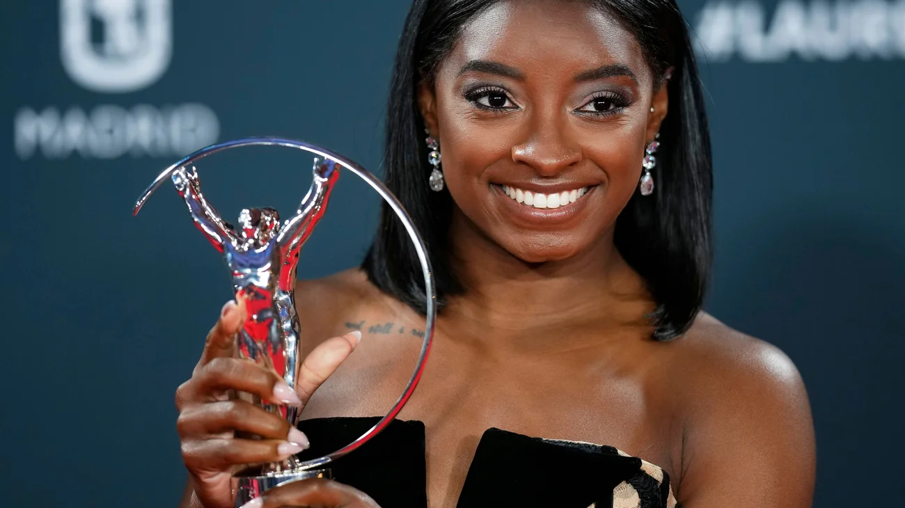 AP_25111776007902_a4759032f9