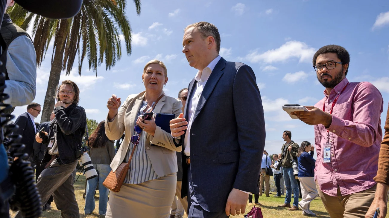 AP_25112807728129_c2a1c82180