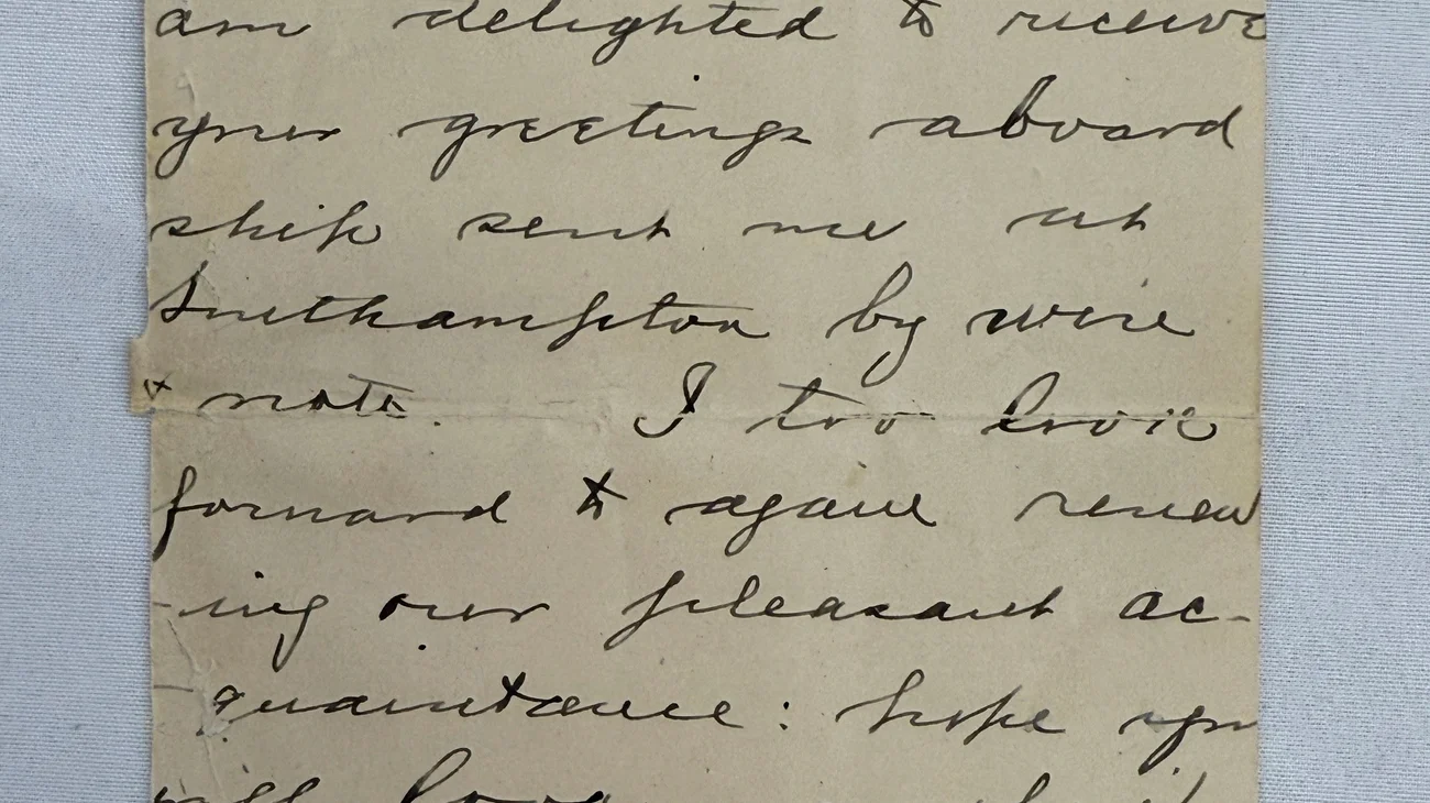 AP_25116693284165_90f4e7fc7f