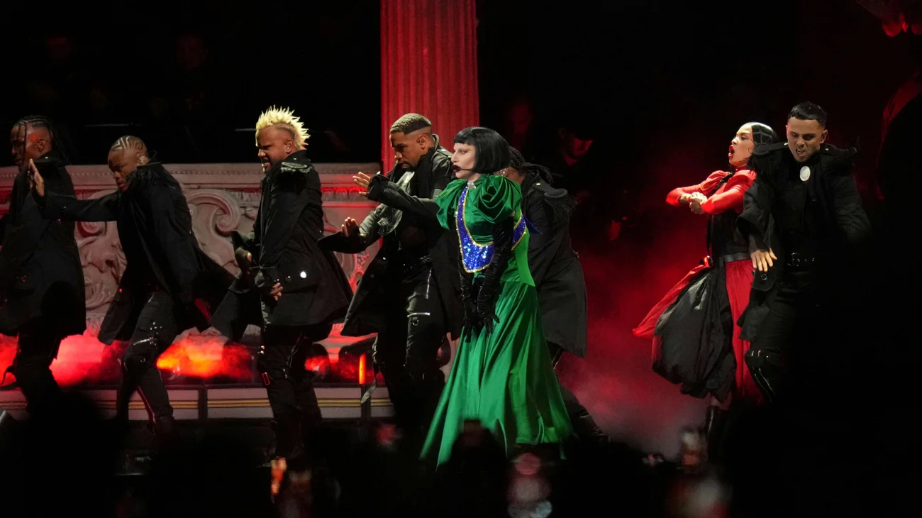 AP_25124104655096_9efb0e7d7d