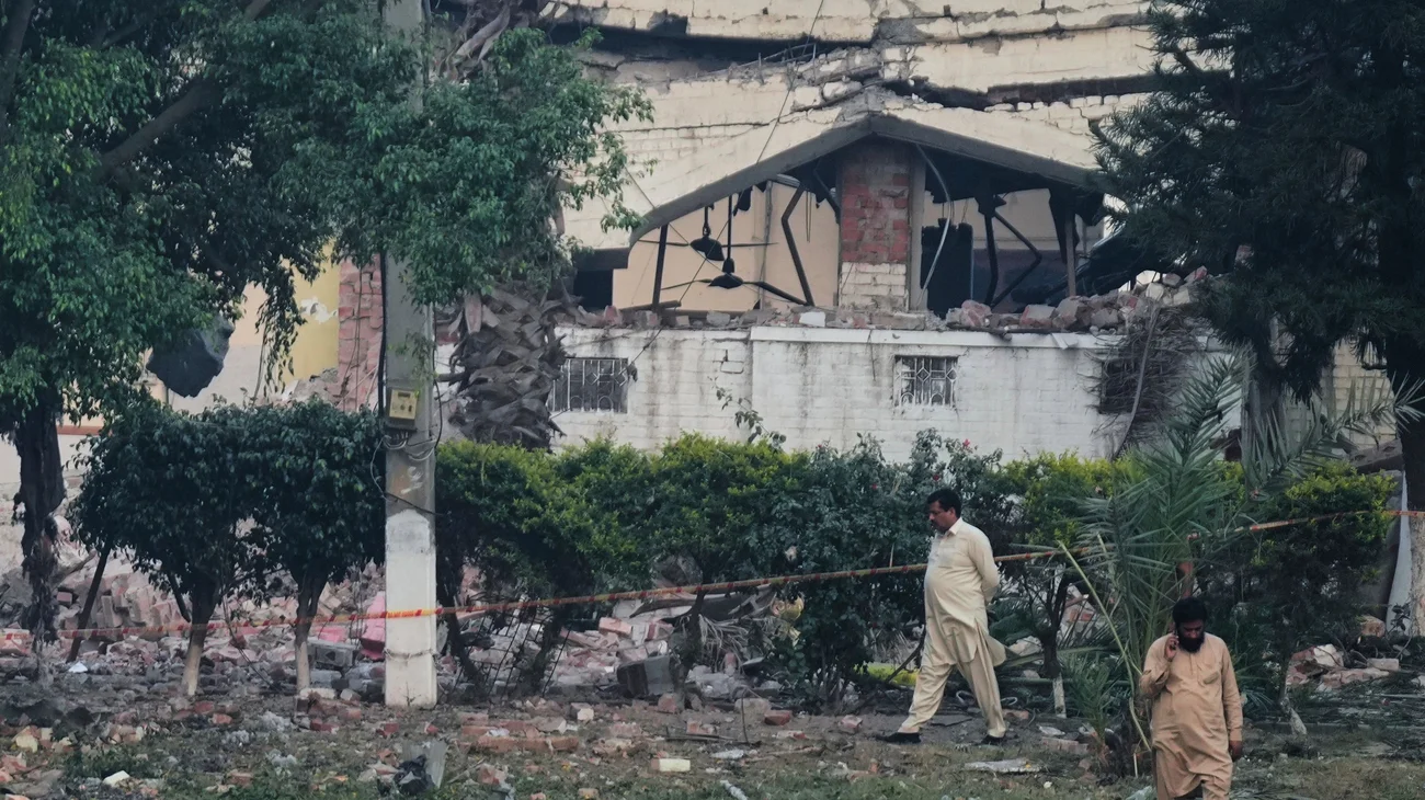 AP_25127054935635_f0379fb4bc