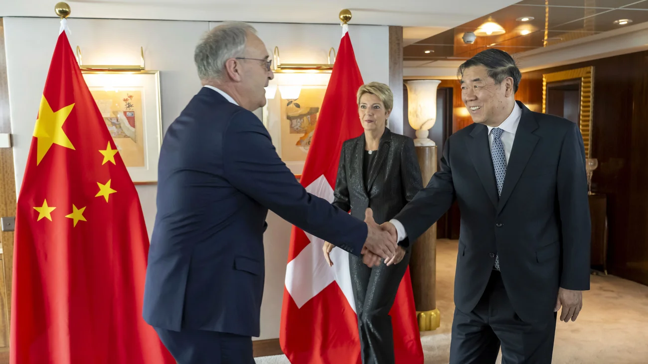 AP_25130354385198_e315c60b7d