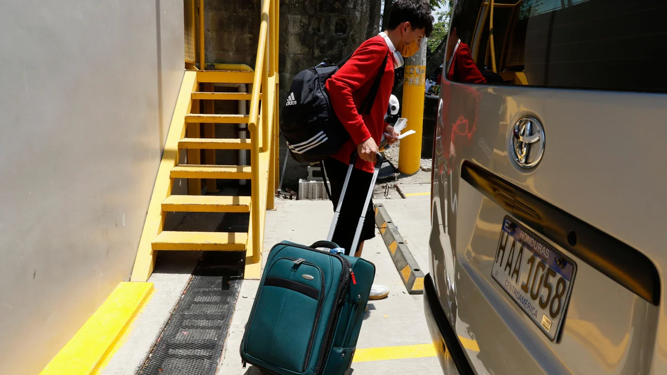 AP_25140011316533_f7e312d080