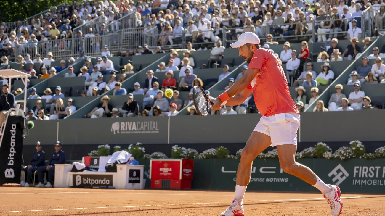 AP_25144602473448_f85ff3c664