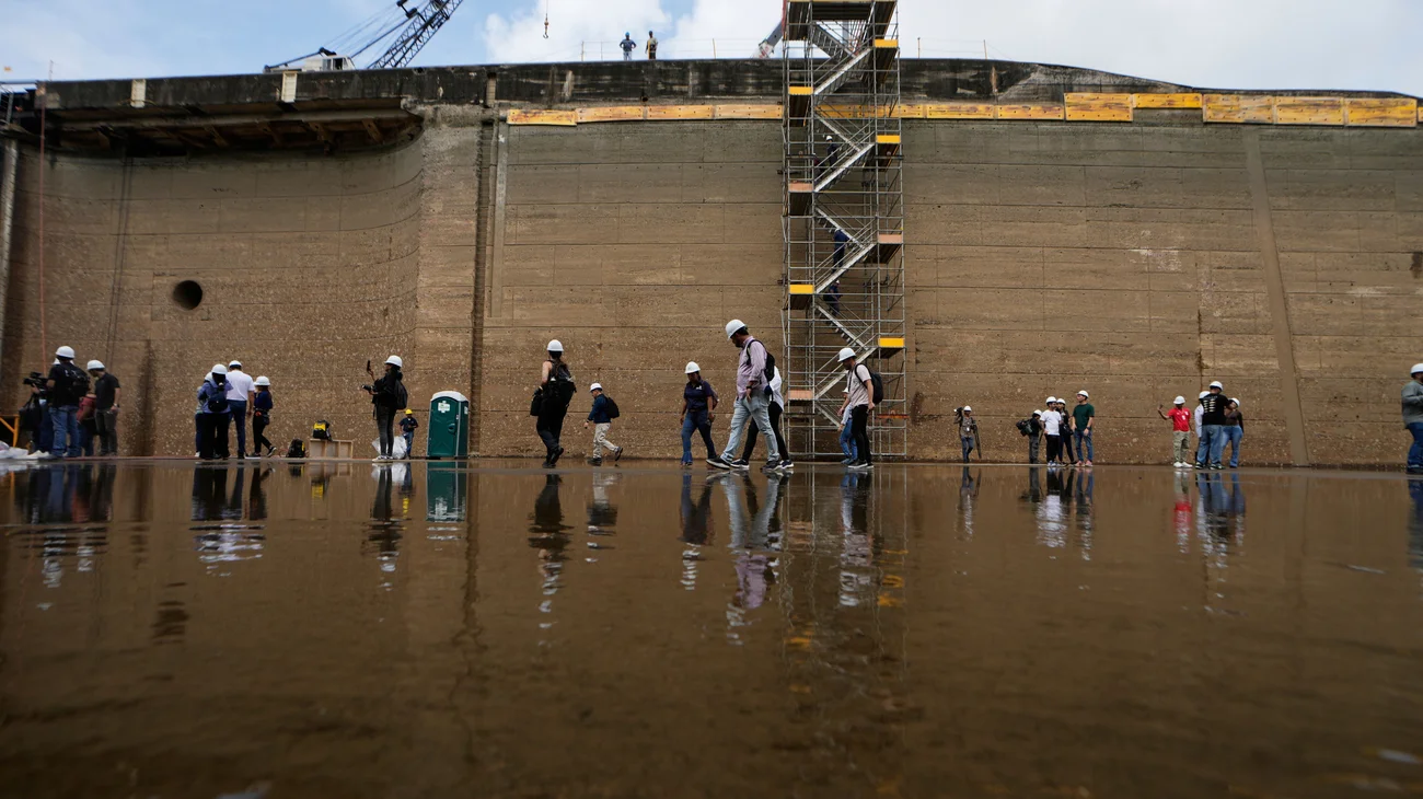 AP_25151003587753_f6ffdaf967