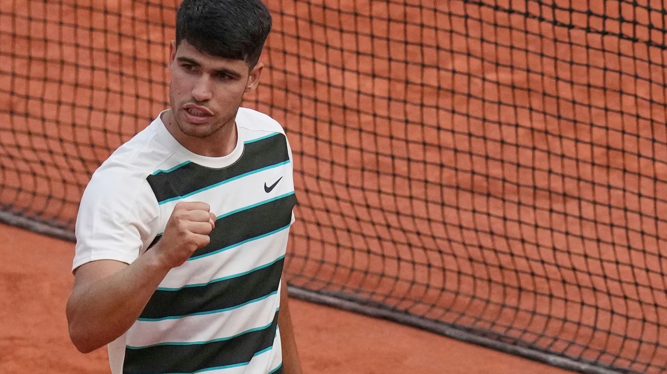 AP_25152692042011_18f3f7cb97