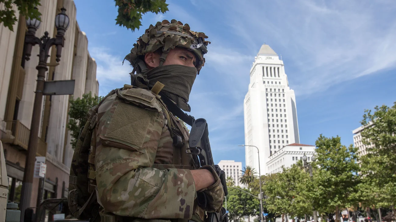 AP_25159060491347_9a9402140f