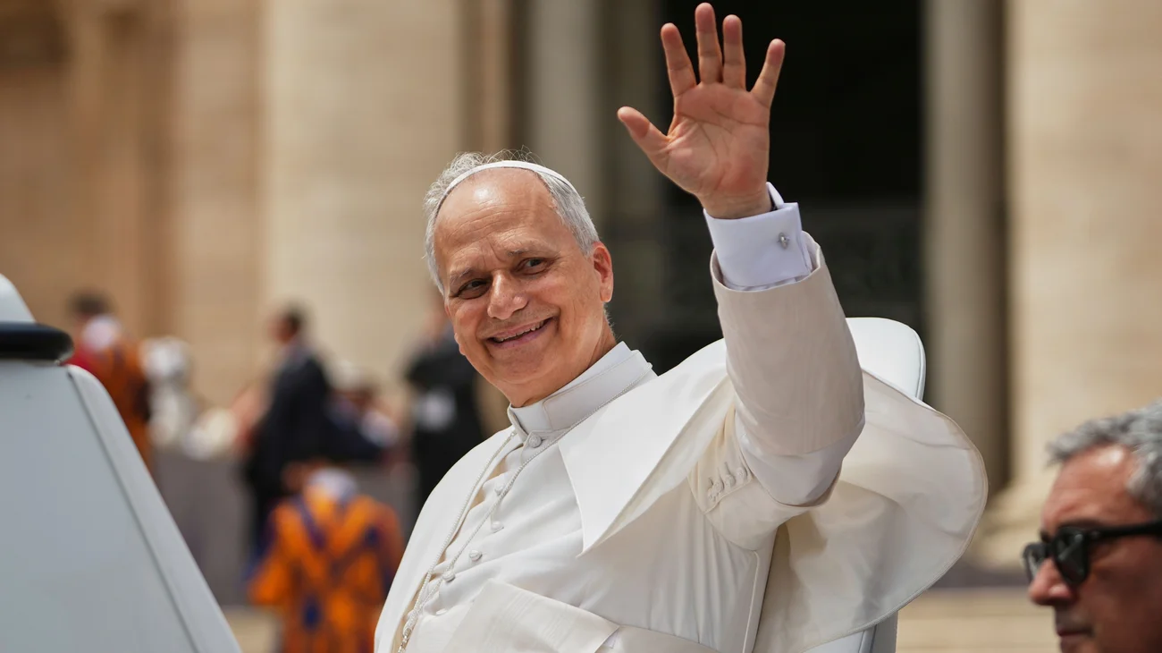 AP_25171486689638_9815b11e18