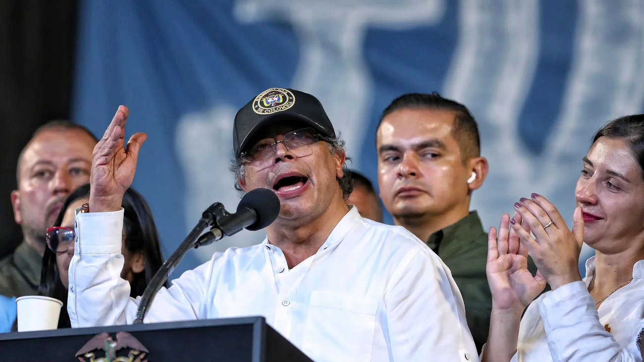 AP_25171593357215_7a8cc2026e