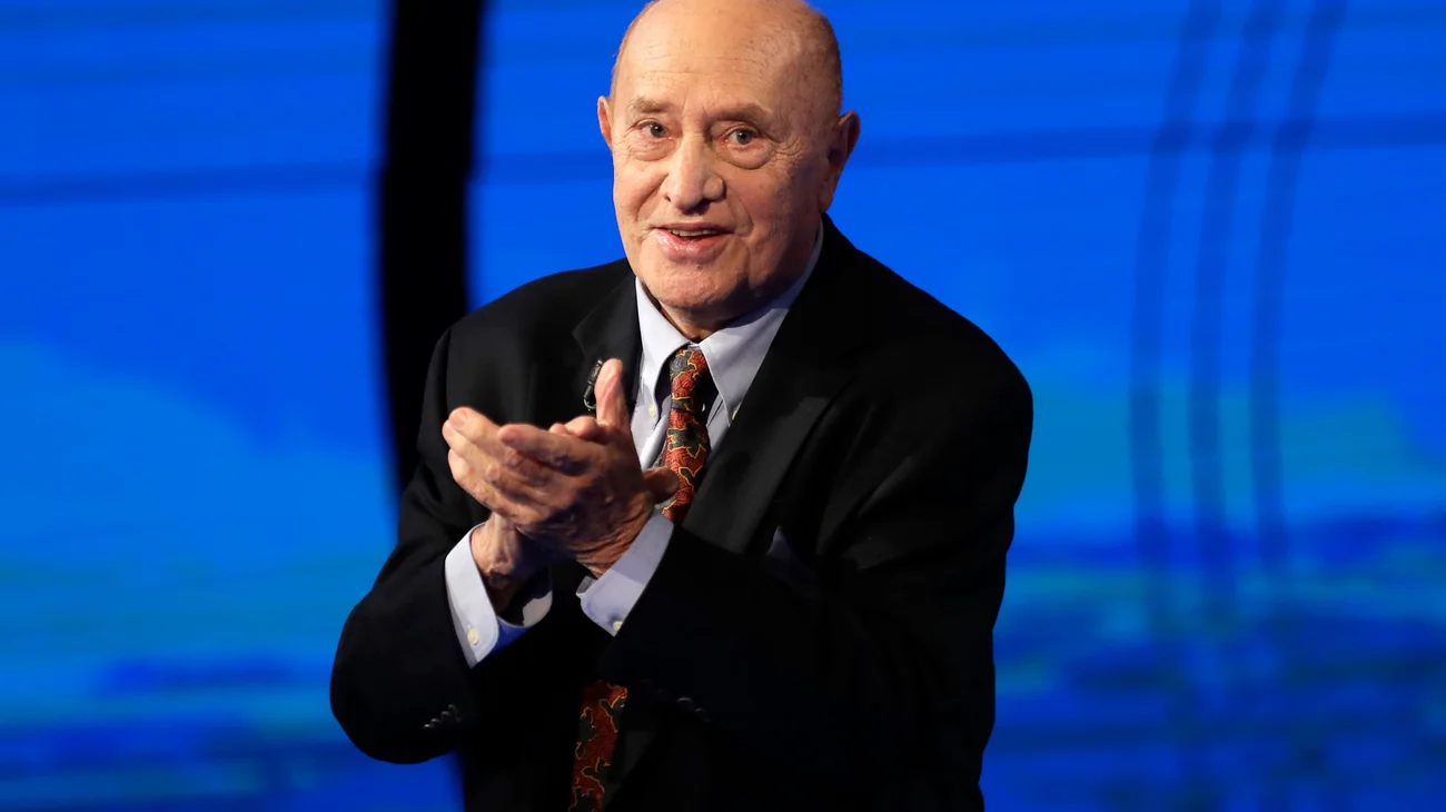 AP_25174519817373_f627ae7df2